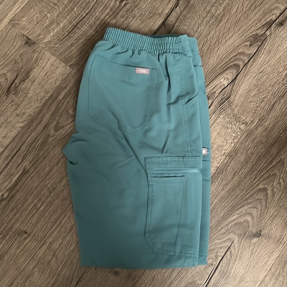 FIGS Yola Cactus Scrub Pant - Picture 1 of 4